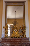 <center>Château de Peyrolles-en-Provence</center>Salle des mariages. Le cuisinier de Nicolas II se retira à Peyrolles. Il fit don à la ville des cadeaux qu’il reçut du Tsar : le cartel , les candélabres et autres objets.